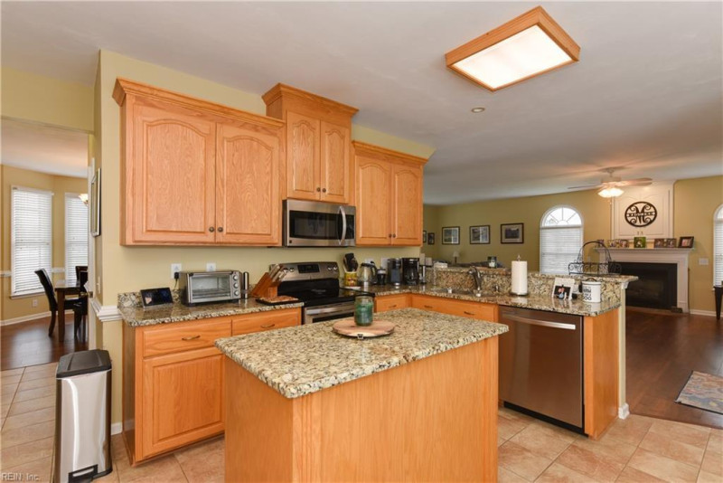 Photo 10 of 27 residential for sale in Suffolk virginia