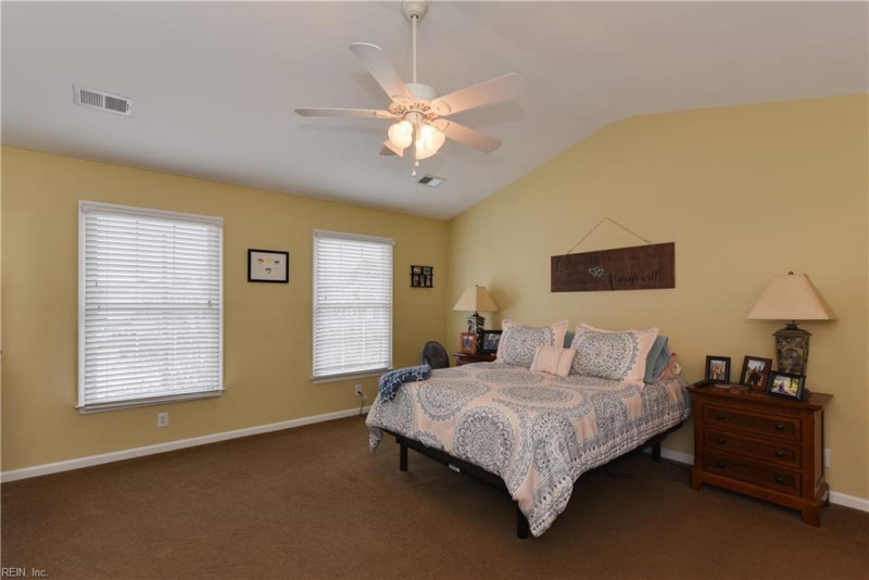 Photo 13 of 27 residential for sale in Suffolk virginia