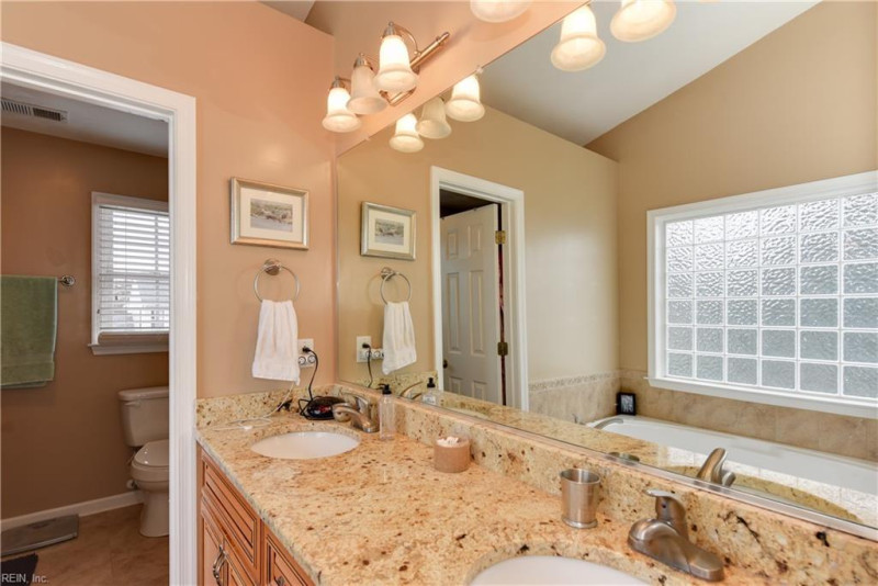 Photo 16 of 27 residential for sale in Suffolk virginia