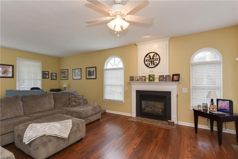 Photo 7 of 27 residential for sale in Suffolk virginia