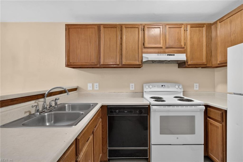 Photo 7 of 22 residential for sale in Chesapeake virginia Photo 7 of 22 residential for sale in Chesapeake virginia