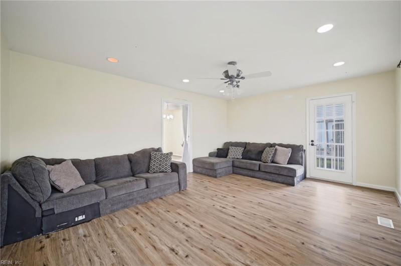 Photo 6 of 46 residential for sale in Chesapeake virginia Photo 6 of 46 residential for sale in Chesapeake virginia