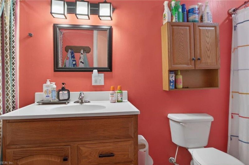 Photo 15 of 28 residential for sale in Middlesex County virginia