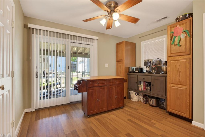 Photo 9 of 28 residential for sale in Middlesex County virginia