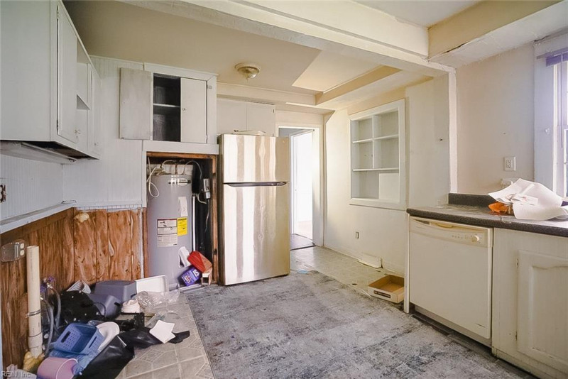 Photo 11 of 18 residential for sale in Portsmouth virginia