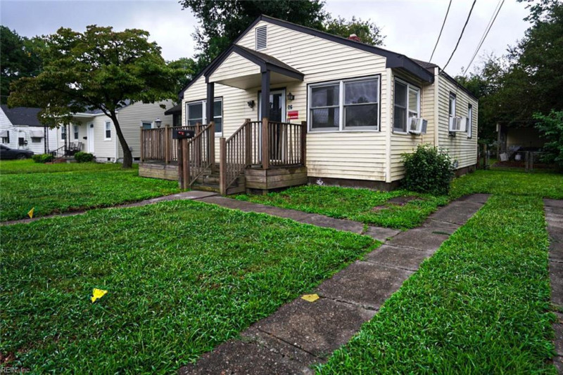 Photo 2 of 18 residential for sale in Portsmouth virginia