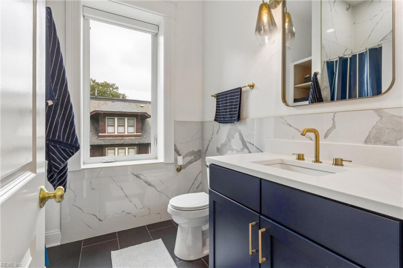 Photo 18 of 50 residential for sale in Norfolk virginia