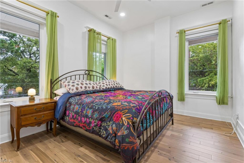 Photo 23 of 50 residential for sale in Norfolk virginia