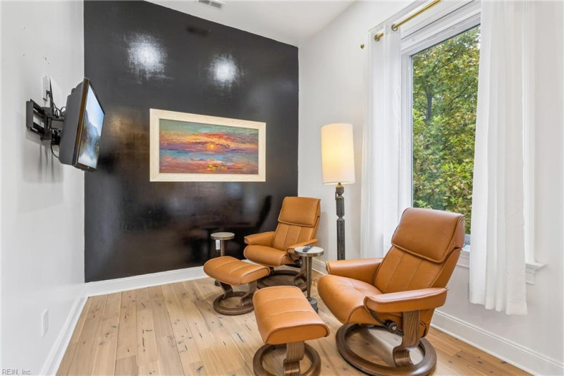 Photo 7 of 50 residential for sale in Norfolk virginia