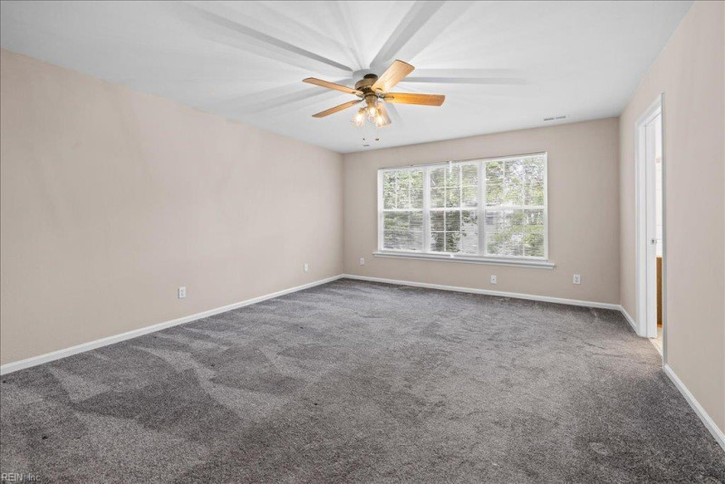Photo 12 of 32 residential for sale in Chesapeake virginia