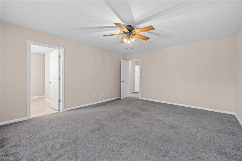 Photo 13 of 32 residential for sale in Chesapeake virginia