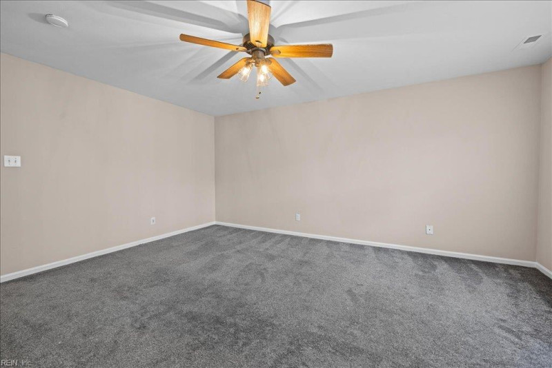 Photo 14 of 32 residential for sale in Chesapeake virginia