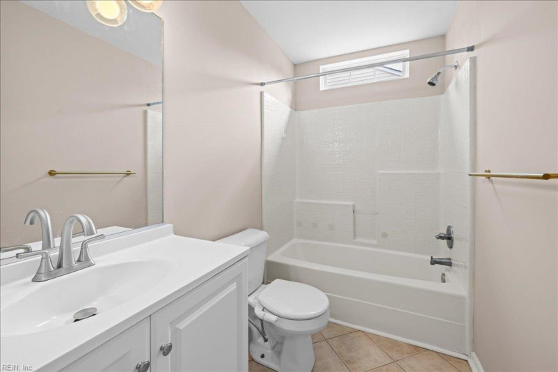 Photo 23 of 32 residential for sale in Chesapeake virginia