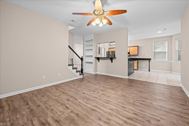 Photo 9 of 32 residential for sale in Chesapeake virginia