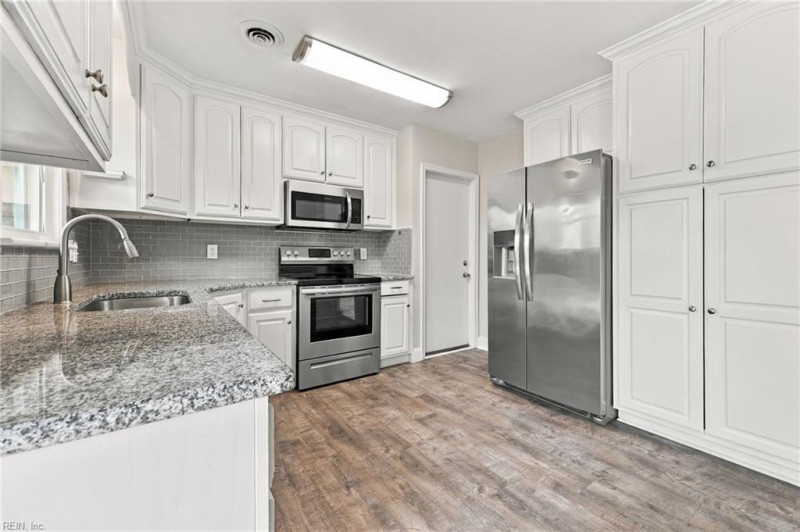 Photo 9 of 31 residential for sale in Chesapeake virginia Photo 9 of 31 residential for sale in Chesapeake virginia