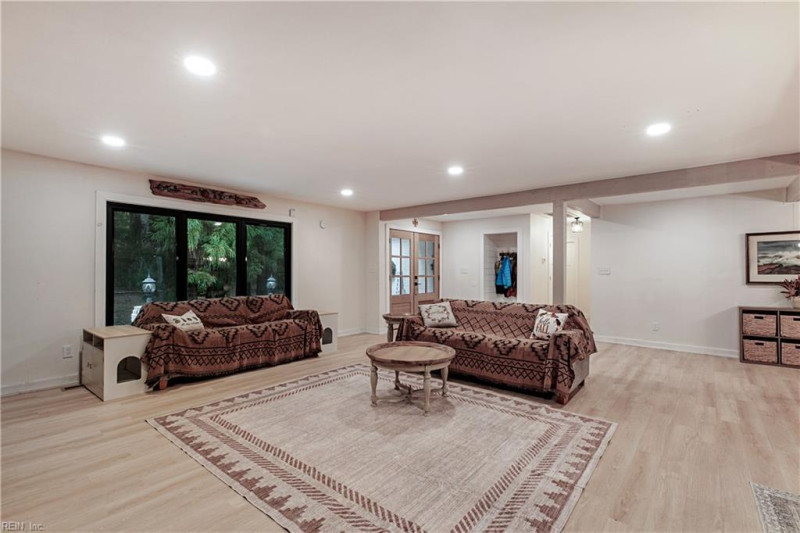 Photo 10 of 35 residential for sale in Gloucester County virginia