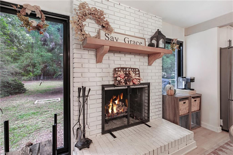 Photo 17 of 35 residential for sale in Gloucester County virginia