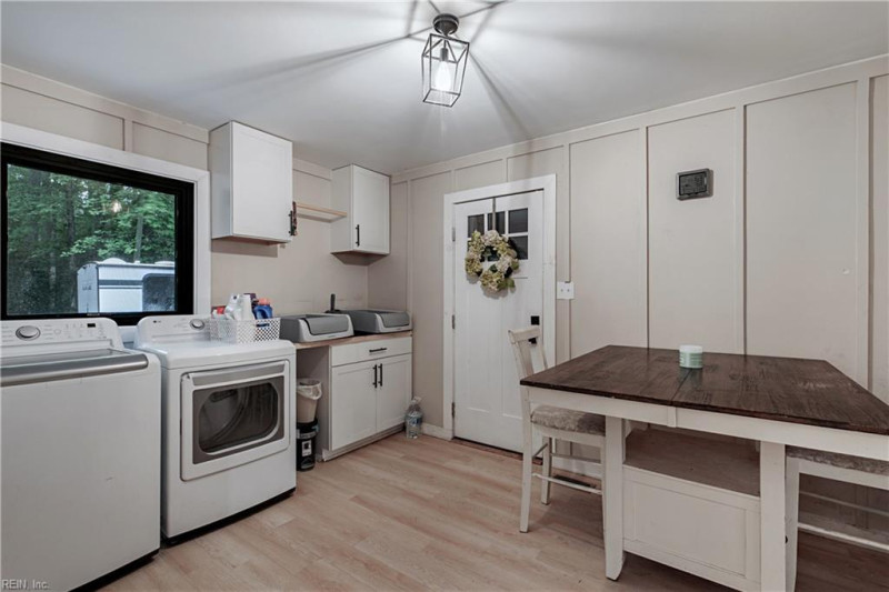 Photo 22 of 35 residential for sale in Gloucester County virginia