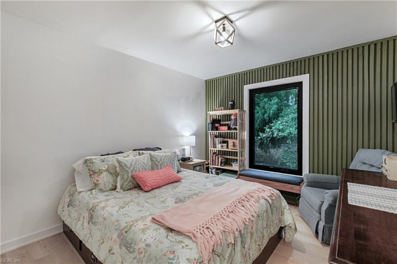 Photo 24 of 35 residential for sale in Gloucester County virginia