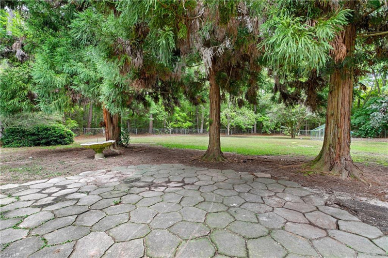 Photo 32 of 35 residential for sale in Gloucester County virginia