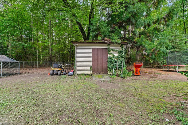 Photo 33 of 35 residential for sale in Gloucester County virginia