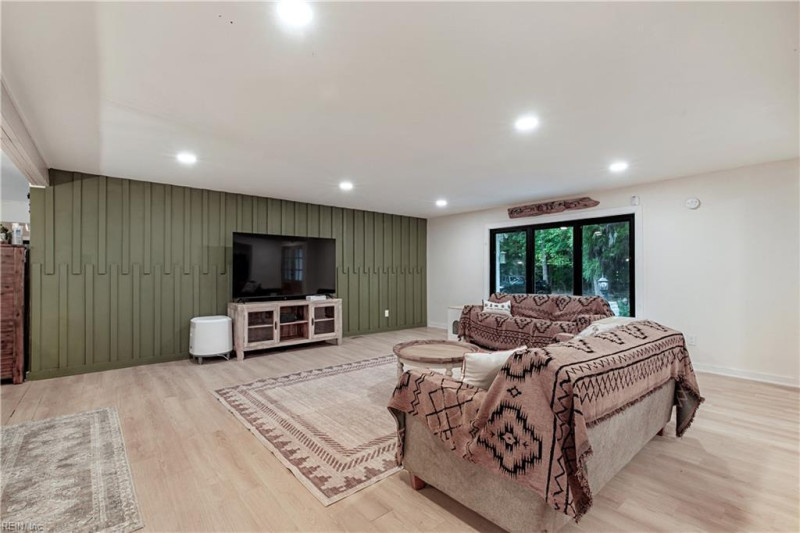 Photo 7 of 35 residential for sale in Gloucester County virginia