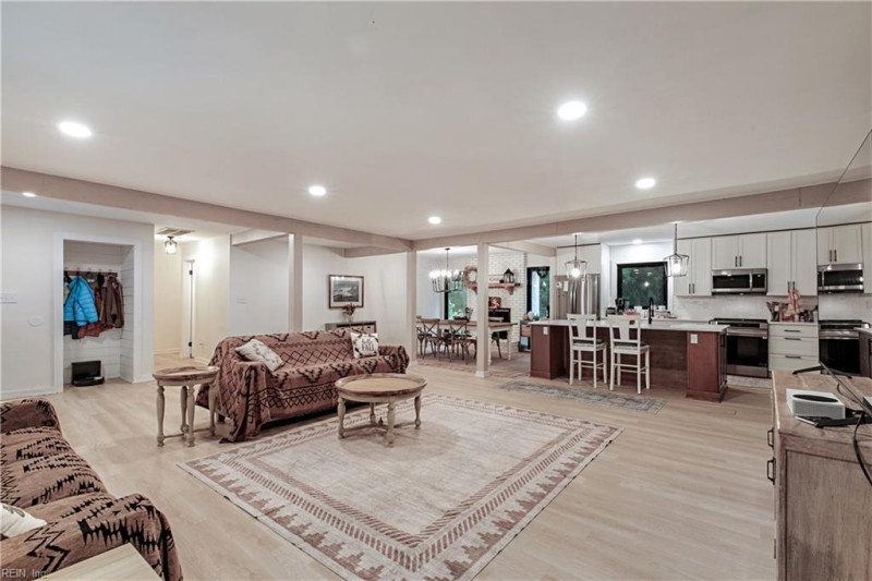 Photo 8 of 35 residential for sale in Gloucester County virginia
