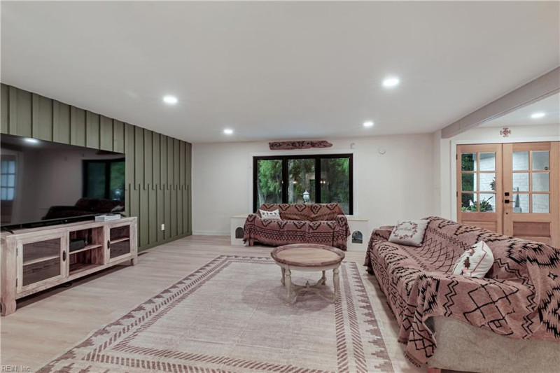 Photo 9 of 35 residential for sale in Gloucester County virginia