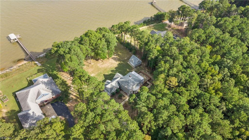 Photo 4 of 49 residential for sale in Isle of Wight County virginia
