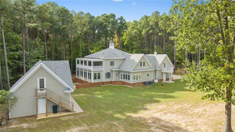 Photo 6 of 49 residential for sale in Isle of Wight County virginia