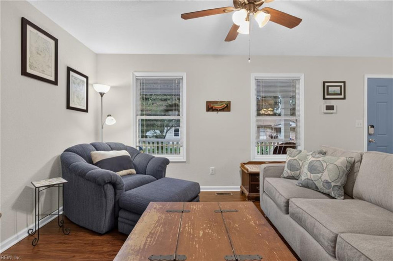 Photo 10 of 39 residential for sale in Portsmouth virginia