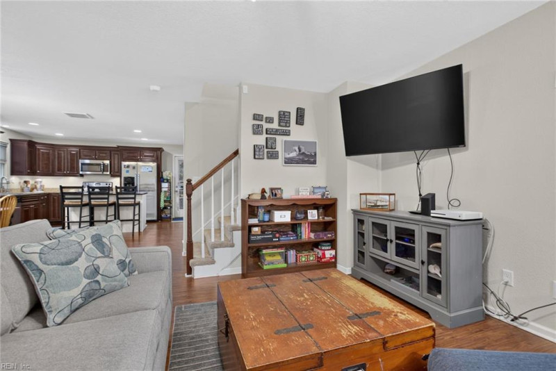 Photo 11 of 39 residential for sale in Portsmouth virginia