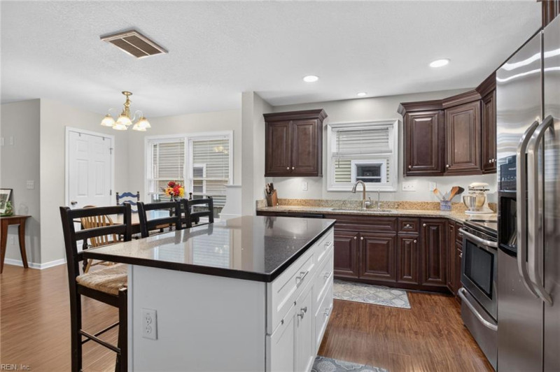 Photo 18 of 39 residential for sale in Portsmouth virginia