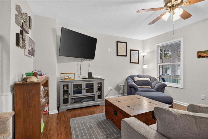 Photo 9 of 39 residential for sale in Portsmouth virginia