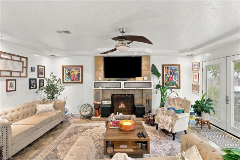 Photo 10 of 42 residential for sale in Virginia Beach virginia