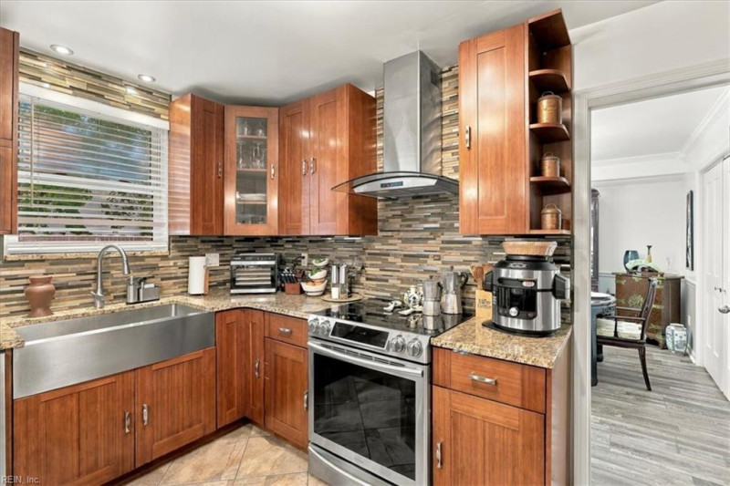 Photo 9 of 42 residential for sale in Virginia Beach virginia