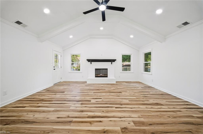 Photo 11 of 50 residential for sale in Virginia Beach virginia