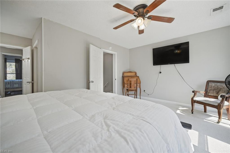 Photo 15 of 43 residential for sale in Suffolk virginia