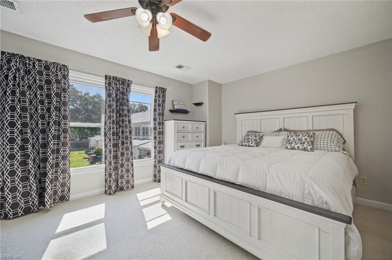 Photo 16 of 43 residential for sale in Suffolk virginia