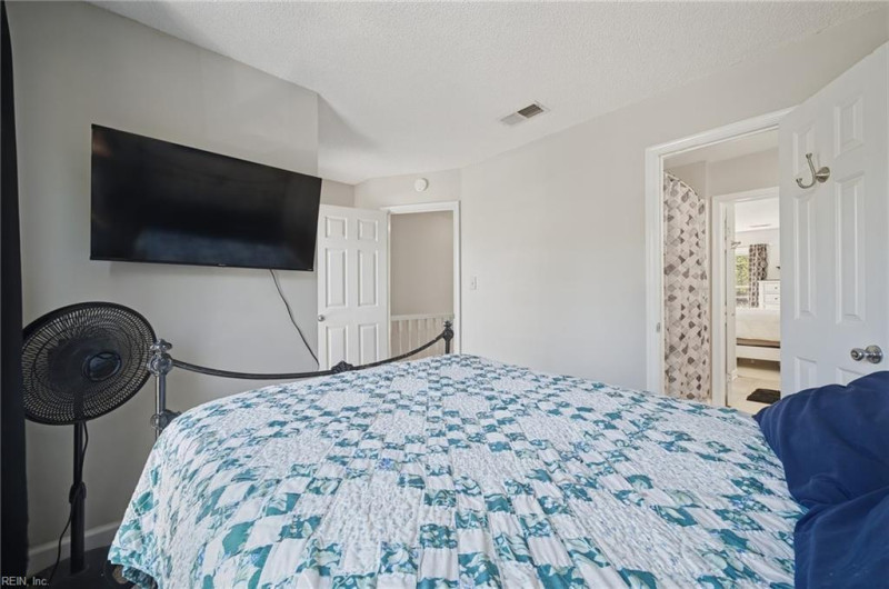 Photo 18 of 43 residential for sale in Suffolk virginia