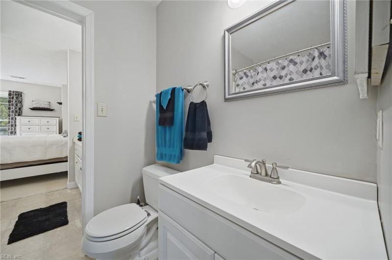 Photo 20 of 43 residential for sale in Suffolk virginia