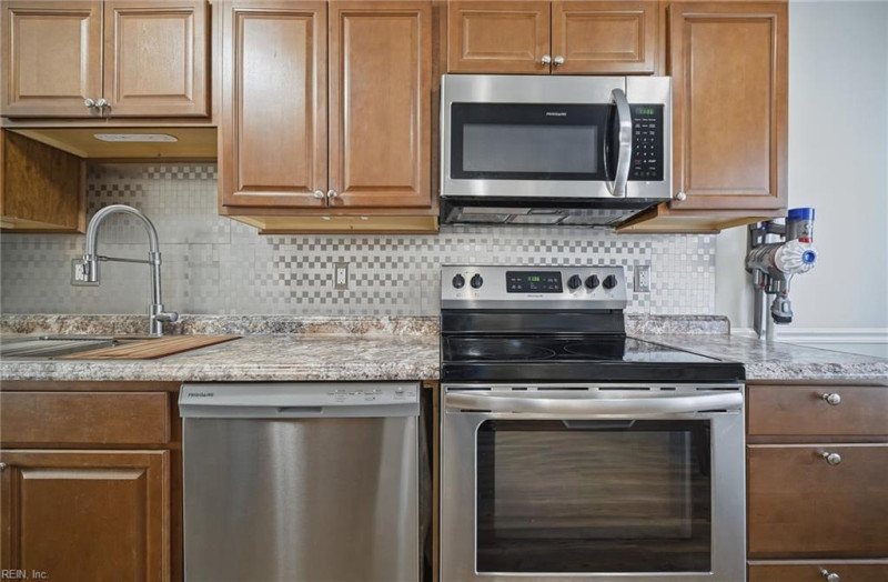 Photo 8 of 43 residential for sale in Suffolk virginia