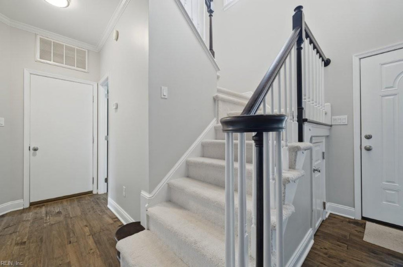 Photo 4 of 33 residential for sale in Newport News virginia