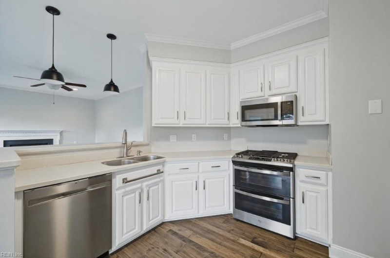 Photo 9 of 33 residential for sale in Newport News virginia