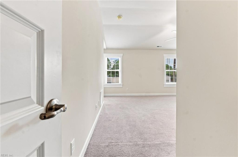 Photo 24 of 41 residential for sale in Chesapeake virginia