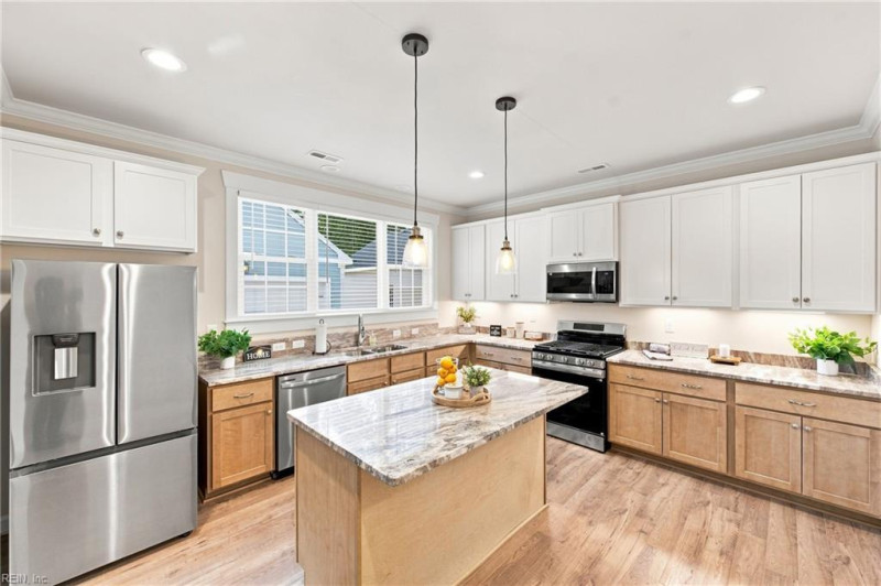Photo 5 of 41 residential for sale in Chesapeake virginia