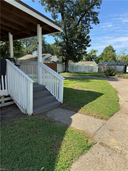Photo 3 of 4 residential for sale in Chesapeake virginia