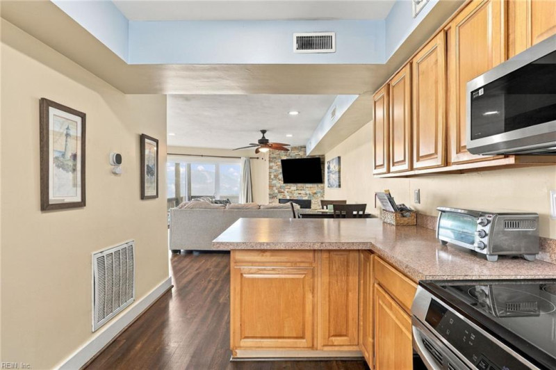 Photo 10 of 43 residential for sale in Virginia Beach virginia