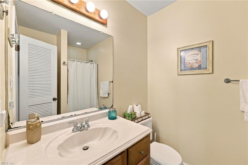 Photo 21 of 43 residential for sale in Virginia Beach virginia
