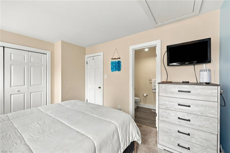 Photo 25 of 43 residential for sale in Virginia Beach virginia